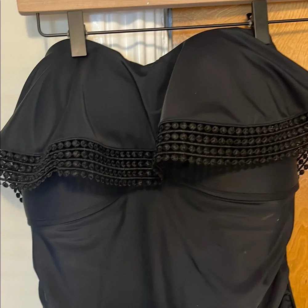 XL black swim one piece, with cute textured trim - Picture 10 of 10